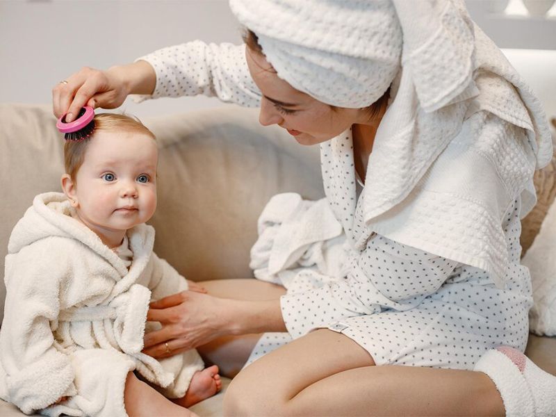 Bebeklerin Saç Bakımı Nasıl Yapılmalıdır?